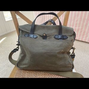 Filson 70016 (discontinued) tin cloth briefcase for sale.